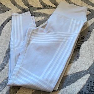 ALO HIGH RISE NWOT YOGA PANTS